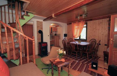 Brod na Kupi House | Holiday Home in Brod na Kupi by River Kupa
