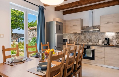 Lanisce House | Holiday Home in Buzet with Terrace