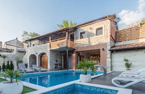 Tribalj House | Holiday Home in Crikvenica with Terrace, Air condition, WIFI, Washing machine (4640-1)