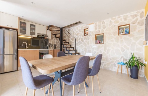 Donje Polje House | Holiday Home in Donje Polje near Seabeach