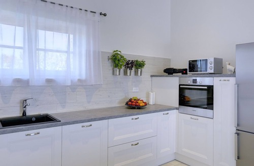 Kavran House | Holiday Home in Kavran near the Sea