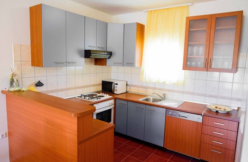 Koprivno House | Holiday home in Koprivno with Garden