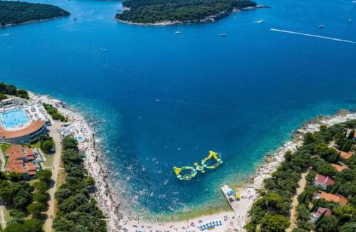 Lovinac House | Holiday Home in Policnik with Private Pool