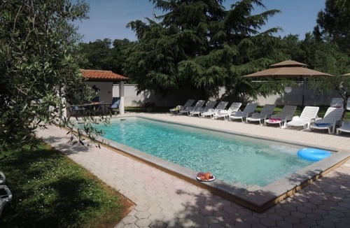 Vrvari House | Holiday Home in Poreč with Terrace, Air condition, WIFI, Dishwasher (4400-5)