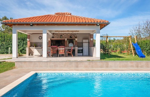Prodol House | Holiday Home in Prodol with Private Pool
