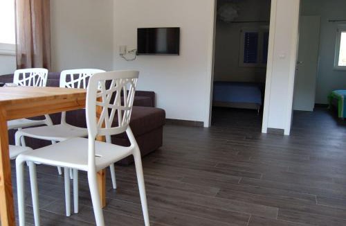 Verunic House | Holiday Home in Verunic near the Sea
