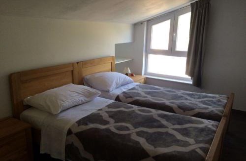 Verunic House | Holiday Home in Verunic near the Sea
