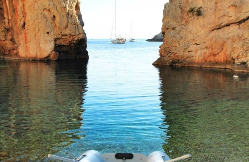 Cove Rogacic House | Holiday Home in Vis with Terrace, Air condition, Dishwasher (139-1)