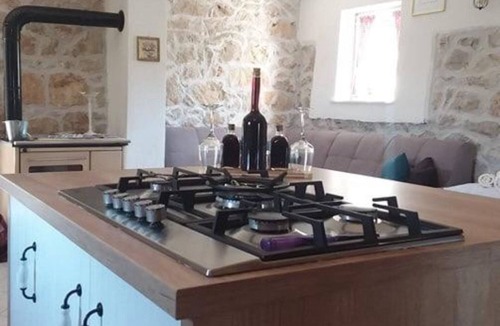 Dicmo House | Holiday home Jadrić - Two-Bedroom Holiday Home with Pool