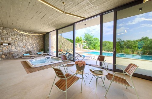 Nenadici House | Holiday Home Jerini Main House by Interhome