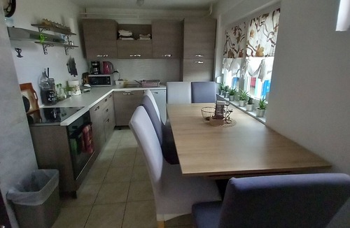 Plaski House | Holiday Home Kim with Swimming Pool