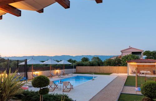 Lovinac House | Holiday Home KLM by Interhome