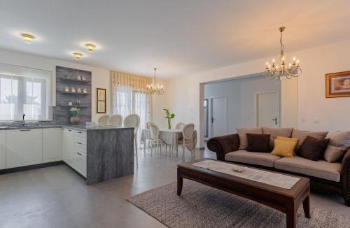 Lovinac House | Holiday Home KLM by Interhome