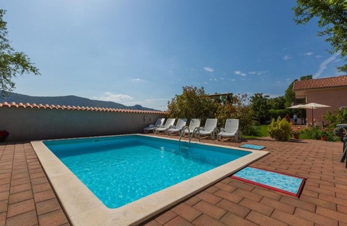 Grizane House | Holiday Home Kutija