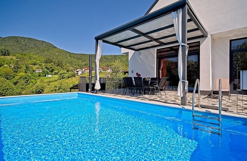 Jastrebarsko Villa | Holiday Home Lipa by Villas Guide
