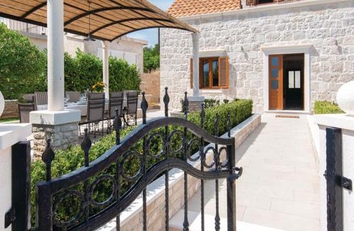 Loviste House | Holiday Home Lovište