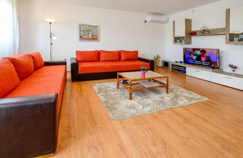 Brckovljani House | Holiday Home Madera by Interhome