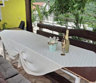 Lovrec House | Holiday Home Manda - private pool in mountain near sea