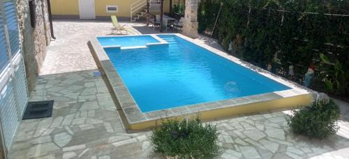 Lovrec House | Holiday Home Manda - private pool in mountain near sea