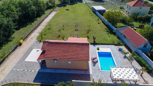 Murvica House | Holiday Home Marija with heated pool