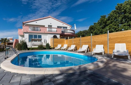 Galovac Apartment | Holiday Home Maroko, with private pool