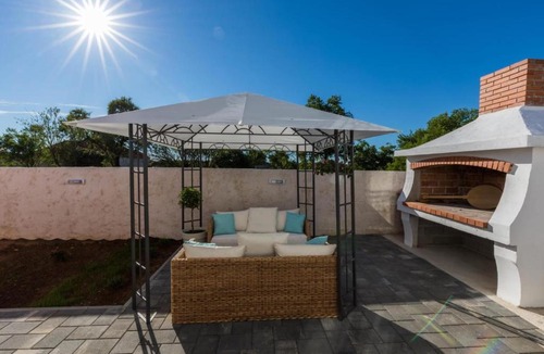 Galovac Apartment | Holiday Home Maroko, with private pool