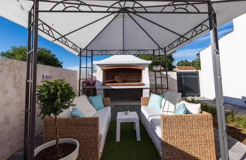 Galovac Apartment | Holiday Home Maroko, with private pool