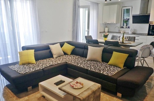 Maslenica House | Holiday Home Maslenica with Pool near Beach