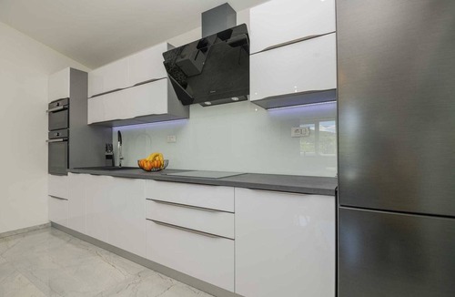 Omis Villa | Holiday Home Maslina – Family House near Omiš, Croatia