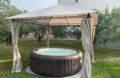 Podgradina Apartment | Holiday home " MIA"