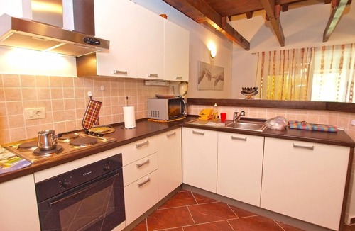 Gulici House | Holiday home mit Terrasse und Klimaanlage