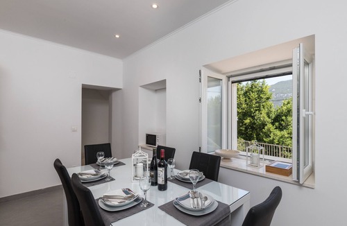 Hodilje House | Holiday Home Monika - Two Bedroom Holiday Home with Terrace and Sea View