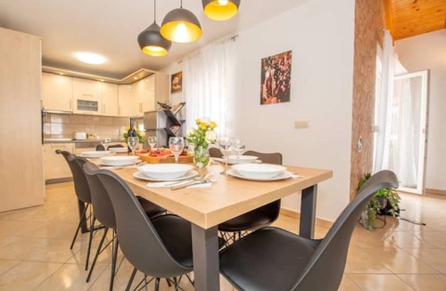 Plano Apartment | Holiday Home near Trogir