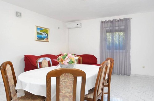 Dvornica House | Holiday Home Nada Rogoznica - Six Bedroom Holiday Home