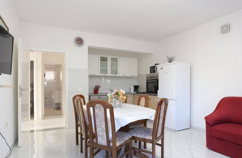 Dvornica House | Holiday Home Nada Rogoznica