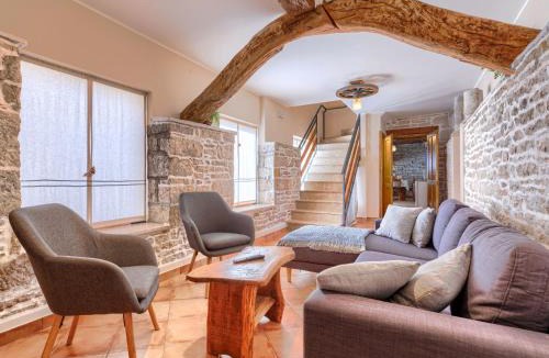 Heki House | Holiday Home Narcis by Interhome