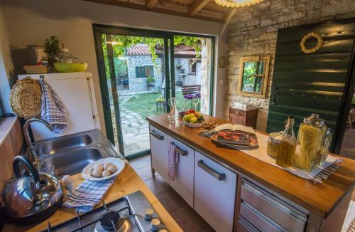 Sopot House | Holiday Home near Adriatic Sea and Krka Falls