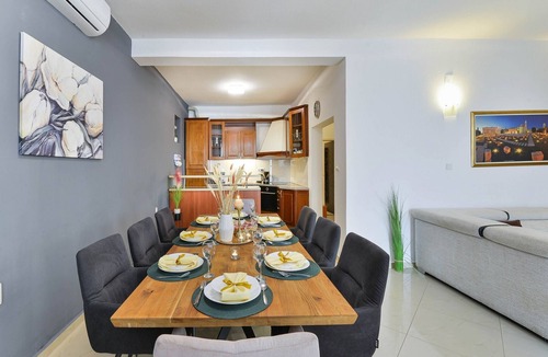 Galovac House | Holiday Home Noa - Four Bedroom Holiday Home with Swimming Pool