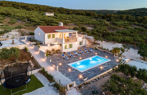 Splitska Villa | Holiday Home Nono Ante with heated pool