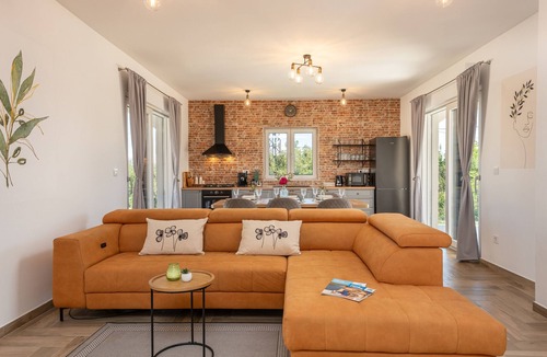 Bila Vlaka House | Holiday Home Olivarum with pool