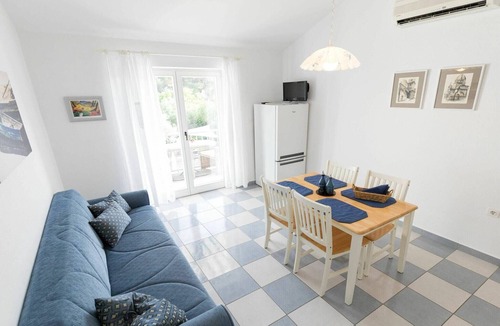 Jadrija Apartment | Holiday home on Jadrija Beach near Sibenik