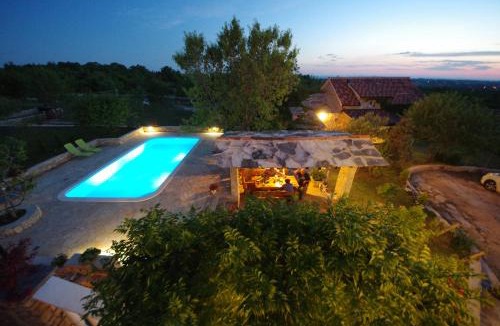 Benkovac House | Holiday Home Pavlovi Dvori
