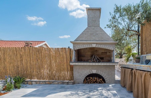 Danilo House | Holiday Home Rider - Two Bedroom Holiday Home with Outdoor Pool