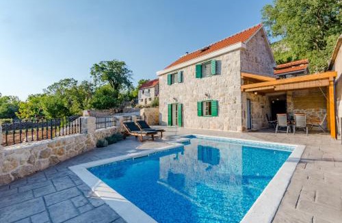 Crivac House | Holiday Home Rustic