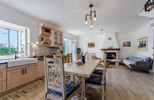 Crivac House | Holiday Home Rustic