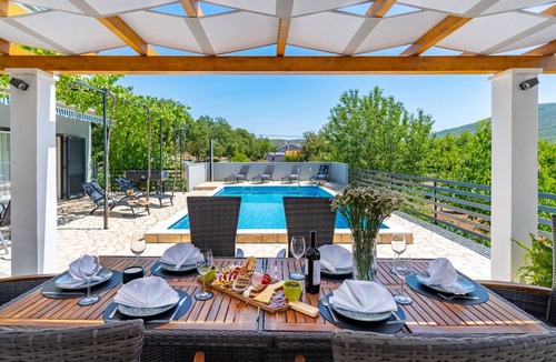 Primorski Dolac Villa | Holiday home Silvija by Villas Guide