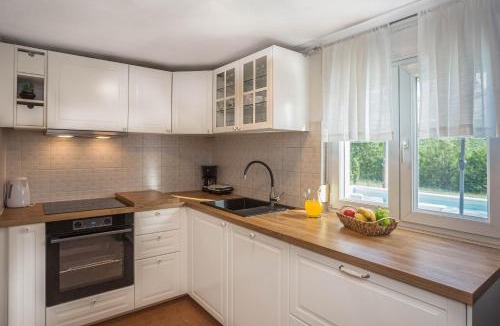 Velika Cista Villa | Holiday Home Saint Anthony - Heated pool