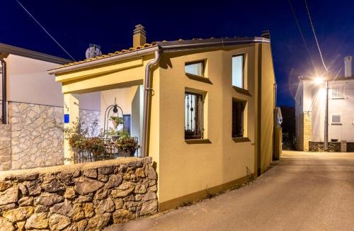Risika House | Holiday Home Svjetlana