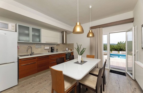Lecevica House | Holiday home Tesija with private heated pool and jacuzzi
