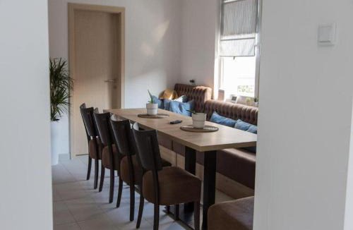 Karanac House | Holiday Home Thesaurum - Four Bedroom Holiday Home with Swimming Pool